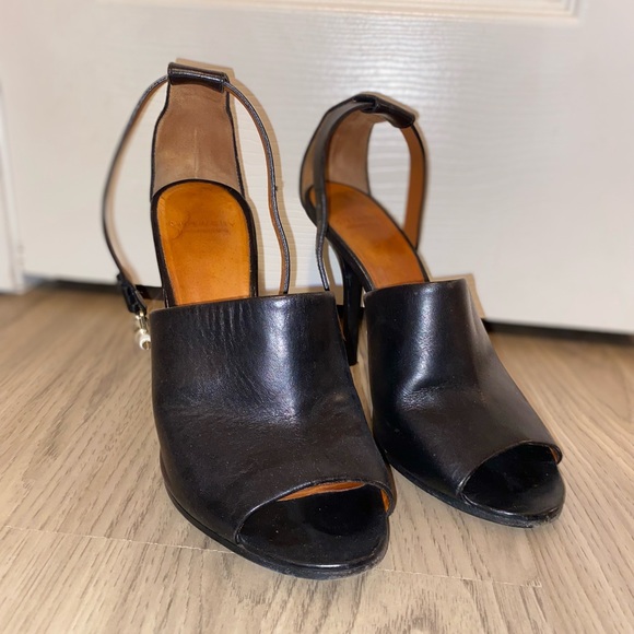 Givenchy open toe heels 4” size 38 - Picture 5 of 8